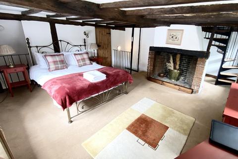 2 bedroom barn conversion to rent, Westbere Lane, Kent CT2