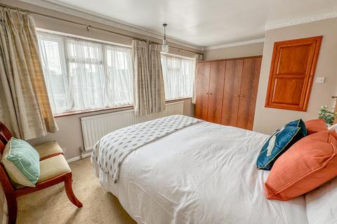 7 Burnham Road, Hullbridge, Hockley, SS5 6BG