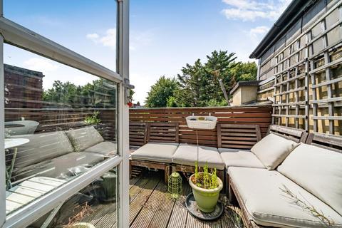 2 bedroom flat for sale, Hamilton Road, Wimbledon