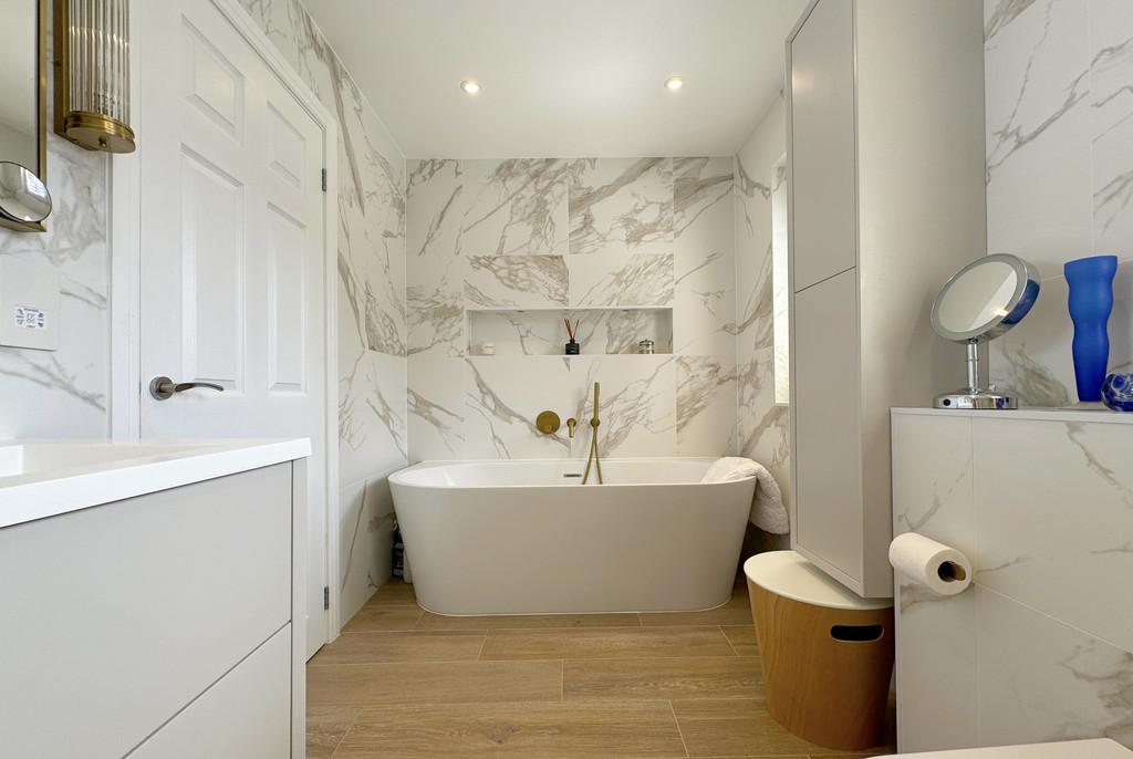 5 TG Bath