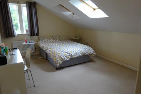 2 bedroom apartment to rent, Low Lane, Leeds LS18