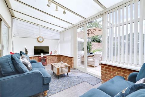 146 South End Road, Rainham, RM13 7XR