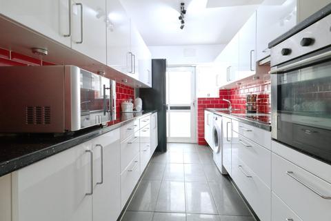 146 South End Road, Rainham, RM13 7XR
