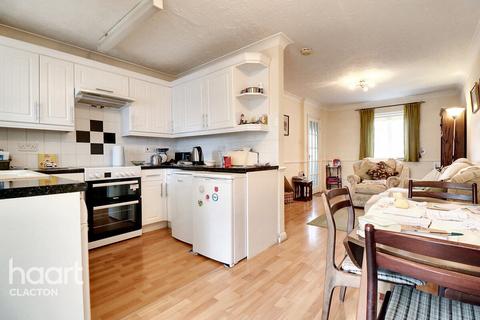 2 bedroom terraced house for sale, Weymouth Close, Clacton-On-Sea