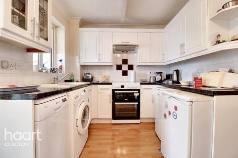 2 bedroom terraced house for sale, Weymouth Close, Clacton-On-Sea