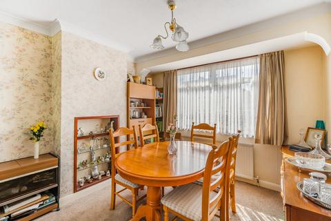 25 Byron Gardens, Sutton, SM1 3QG