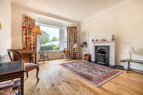 82 Randolph Road, Glasgow, G11 7EE
