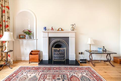 82 Randolph Road, Glasgow, G11 7EE