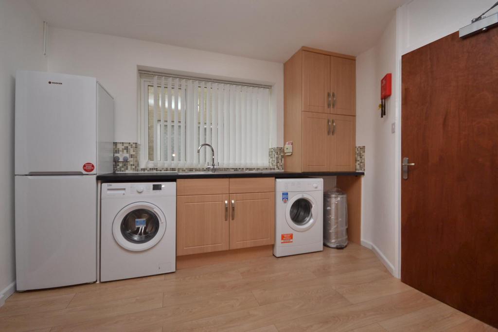 Kitchen (2)
