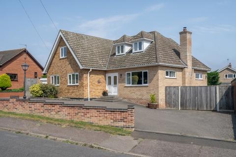 5 bedroom detached house for sale, Allen Road, Oulton Broad