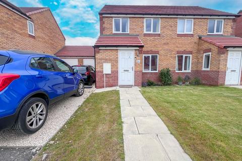 3 bedroom semi-detached house to rent, Sidings Road, Grimsby, N E Lincolnshire, DN31