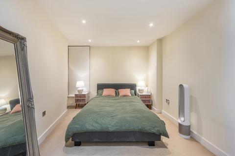 1 bedroom flat for sale, Arc House, 82 Tanner Street, London