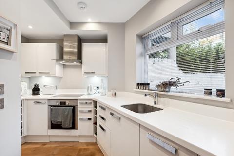 1 bedroom flat for sale, Rostrevor Road, London