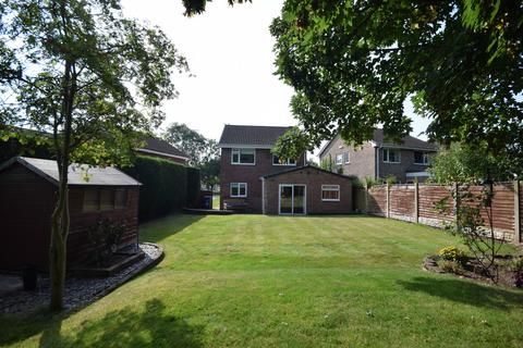 4 bedroom detached house for sale, Lindholme Drive, Doncaster DN11