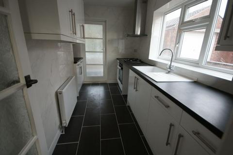 3 bedroom semi-detached house to rent, Kinloch Road, Normanby, Middlesbrough TS6 0ES