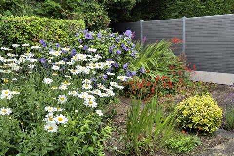 122 Maesglas, Llandovery, SA20 0DW