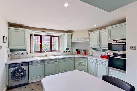 4 bedroom detached house for sale, Juniper Drive, Sutton Coldfield B76