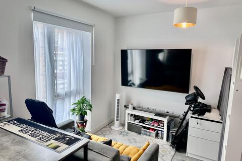 Studio for sale, Bond Street, London, Greater London, W5