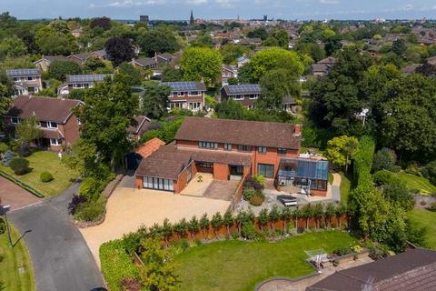 5 bedroom detached house for sale, Green Bank, Chester CH4