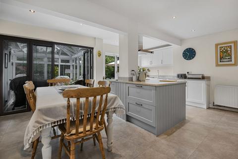 3 Willow Vale, Fetcham, Leatherhead, KT22 9TE