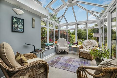 3 Willow Vale, Fetcham, Leatherhead, KT22 9TE