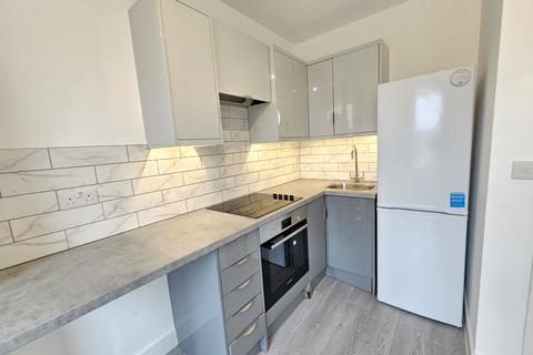 Studio to rent, West Green Road, London N15