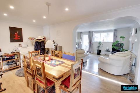 6 Home Close, Trowbridge, BA14 7AZ