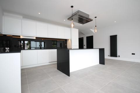 3 bedroom penthouse to rent, WOLSEY ROAD, ESHER KT10