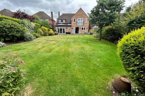 4 bedroom detached house for sale, Hawthorn Road, Sutton Coldfield, B72 1ET