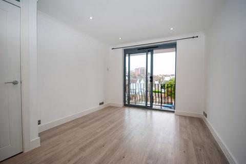 1 bedroom apartment for sale, Glendale Gardens, Leigh-On-Sea SS9