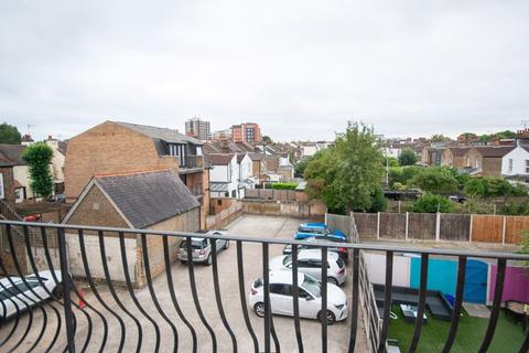 1 bedroom apartment for sale, Glendale Gardens, Leigh-On-Sea SS9