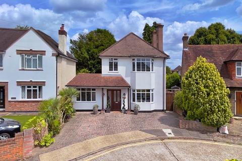 4 bedroom detached house for sale, The Hermitage, Uxbridge, UB8