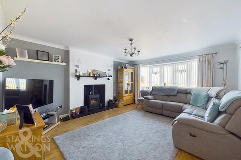 4 bedroom chalet for sale, The Esplanade, Scratby, Great Yarmouth