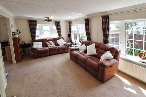 2 bedroom chalet for sale, Flag Hill, Great Bentley, CO7