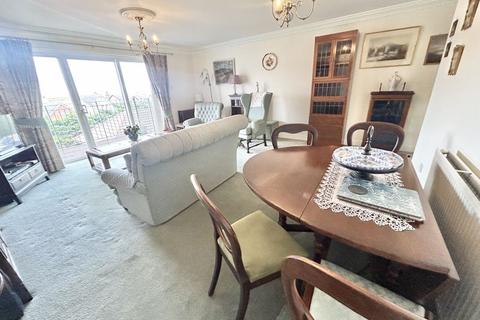 2 bedroom apartment for sale, Deganwy Road, Deganwy