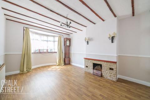 3 bedroom semi-detached house for sale, Ravenscourt Drive, Hornchurch, RM12