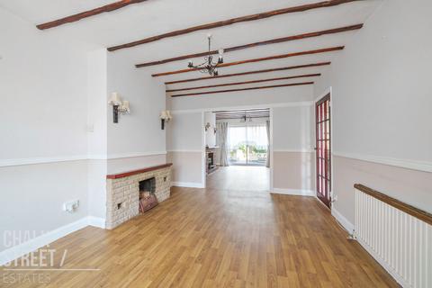 1a Ravenscourt Drive, Hornchurch, RM12 6HP