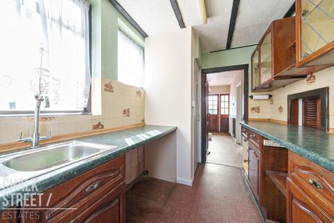 1a Ravenscourt Drive, Hornchurch, RM12 6HP