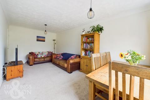 2 bedroom semi-detached bungalow for sale, Lark Rise, Mulbarton, Norwich