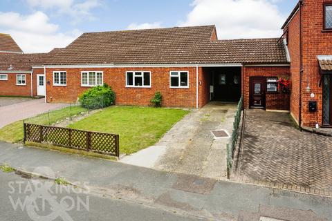 2 bedroom semi-detached bungalow for sale, Lark Rise, Mulbarton, Norwich