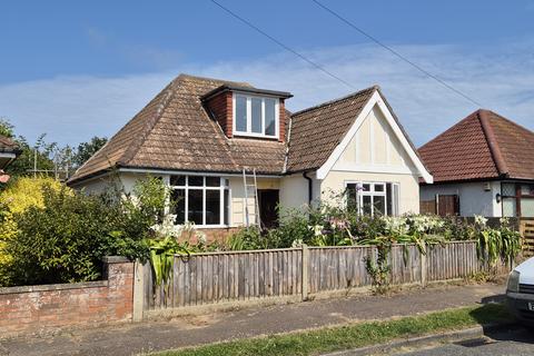 3 bedroom detached house to rent, RUSSELL AVENUE, GORLESTON, NR31