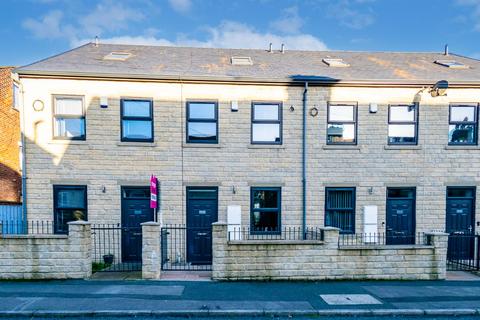 4 bedroom terraced house for sale, Mill Houses, South Street, Morley, Leeds