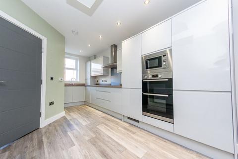 4 bedroom terraced house for sale, Mill Houses, South Street, Morley, Leeds