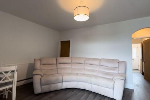 Mixed use to rent, STUNNING ROOMS AVAILABLE - Bury Road, Bolton, HMO - BL2