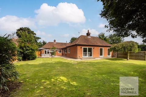 4 bedroom detached bungalow for sale, Hall Road, Norwich NR12