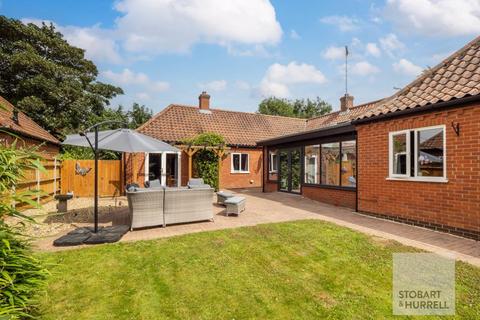 4 bedroom detached bungalow for sale, Hall Road, Norwich NR12