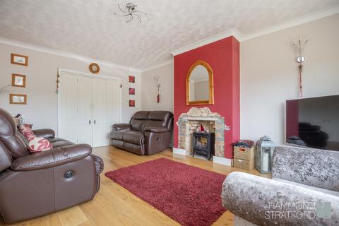 4 bedroom chalet for sale, Oakfields Close, Cringleford