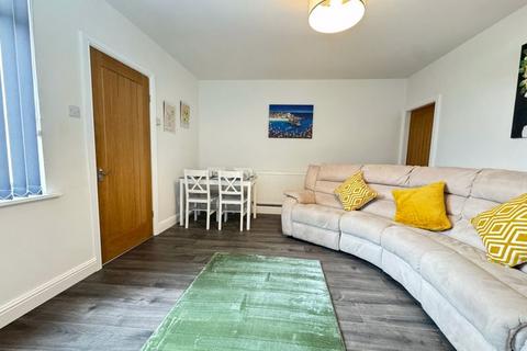 undefined, STUNNING ROOMS AVAILABLE - Bury Road, Bolton,- BL2