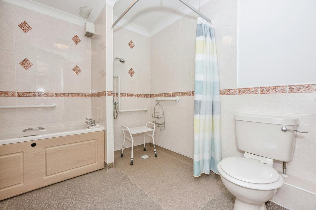 Bath/Wet Room