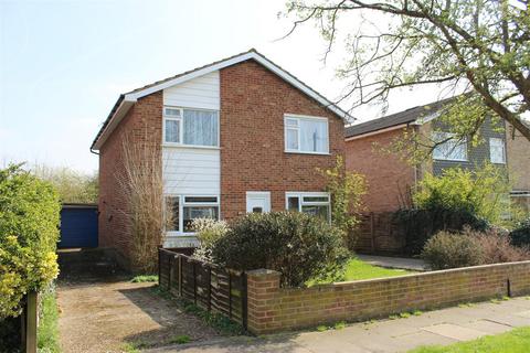 2 bedroom maisonette to rent, Cedar Avenue, Ruislip